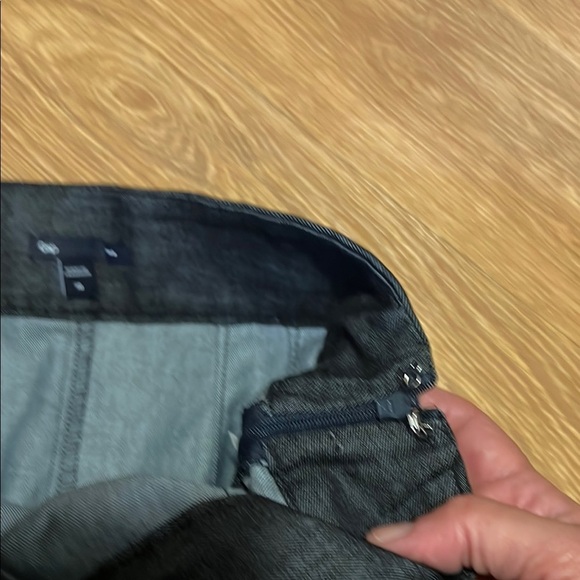 GAP Black Pencil Skirt Knee-length Work size 10 like new - Picture 4 of 5